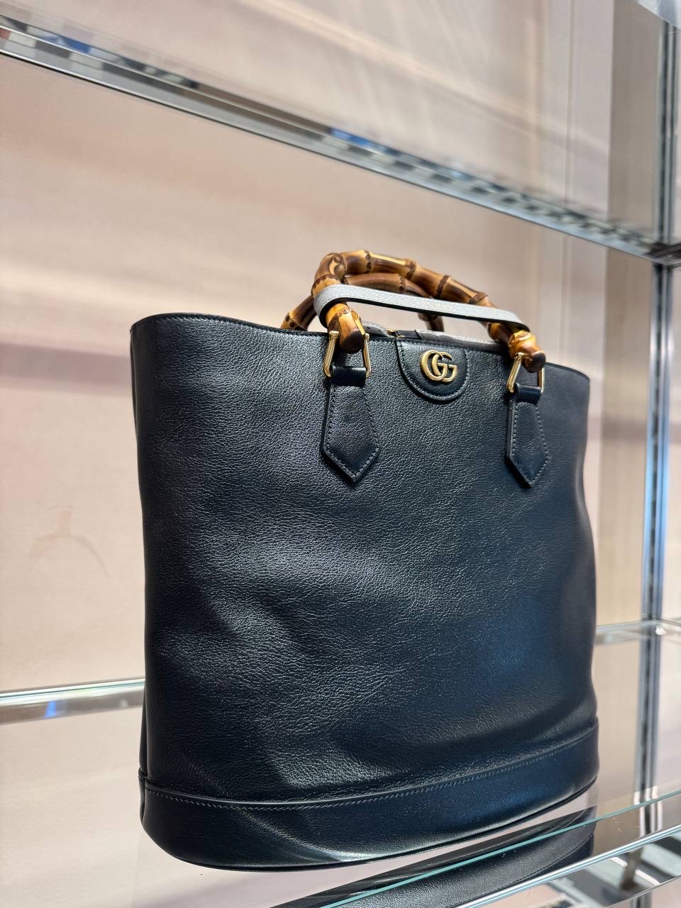 GUCCI Crossbody bags front view - Women's luxury Bags