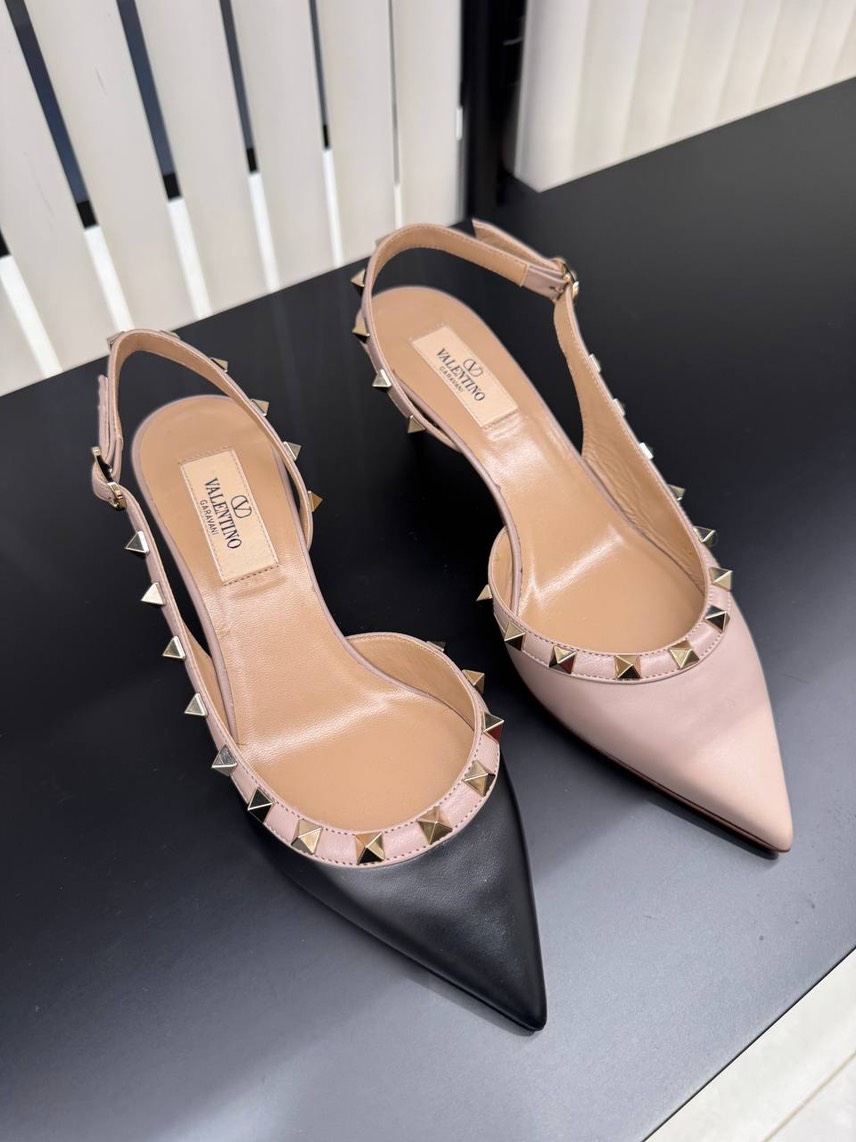 VALENTINO GARAVANI Sandals side view - Women's luxury Shoes