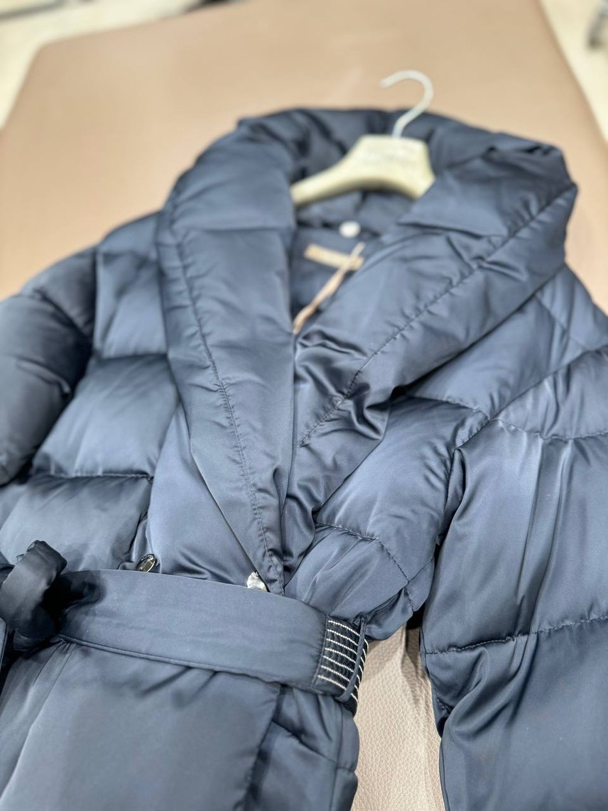 PESERICO Down jacket side view - Women's luxury Clothes