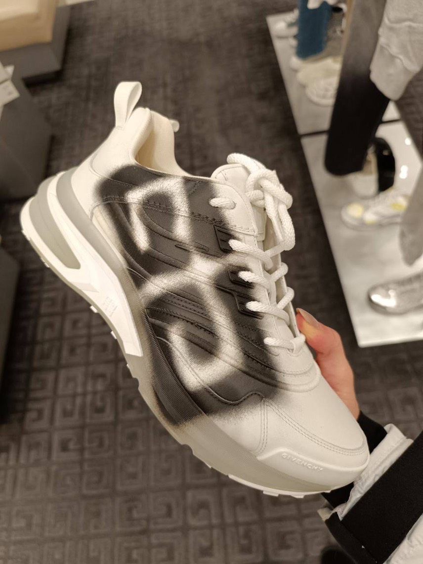 GIVENCHY Sneakers front view - Men's luxury Shoes