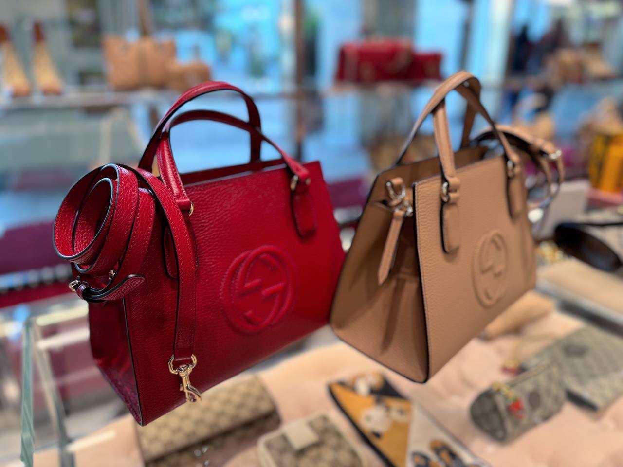 GUCCI Totes side view - Women's luxury Bags