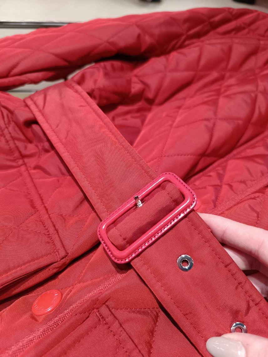 BURBERRY Down jacket side view - Women's luxury Clothes