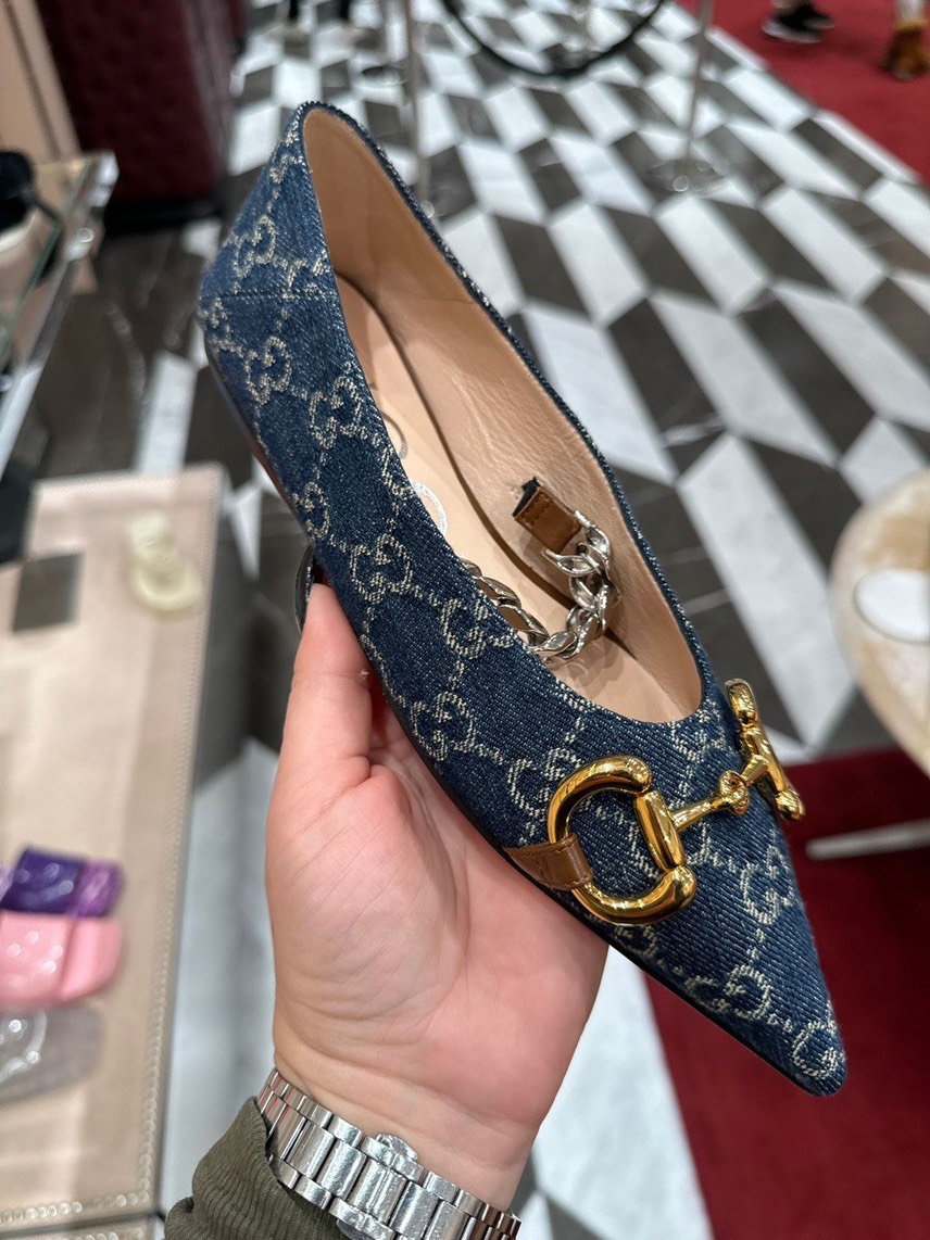 GUCCI Ballerinas front view - Women's luxury Shoes