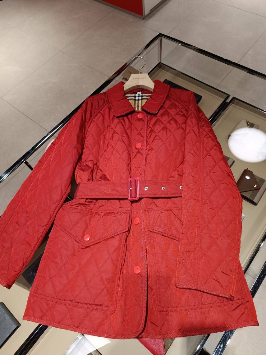 BURBERRY Down jacket side view - Women's luxury Clothes