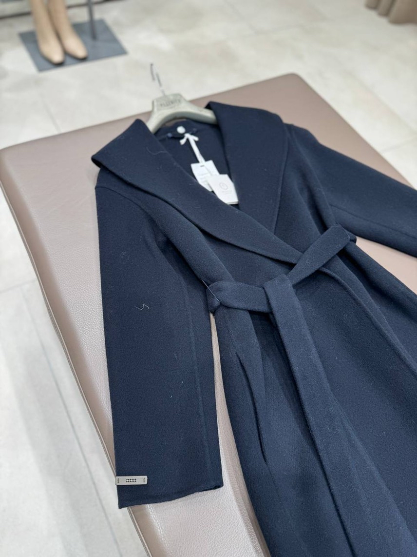 PESERICO Coats side view - Women's luxury Clothes