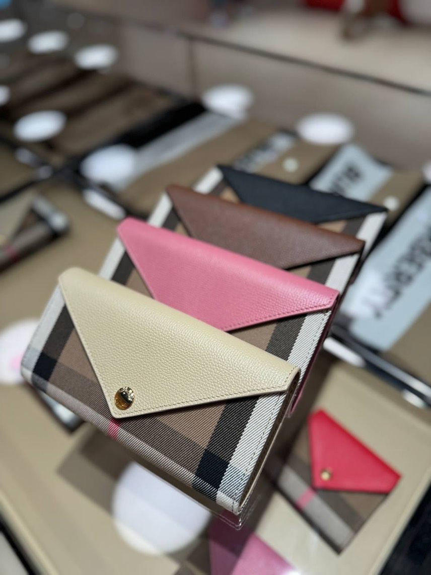 BURBERRY Wallets and small leather goods front view - Women's luxury Accessories