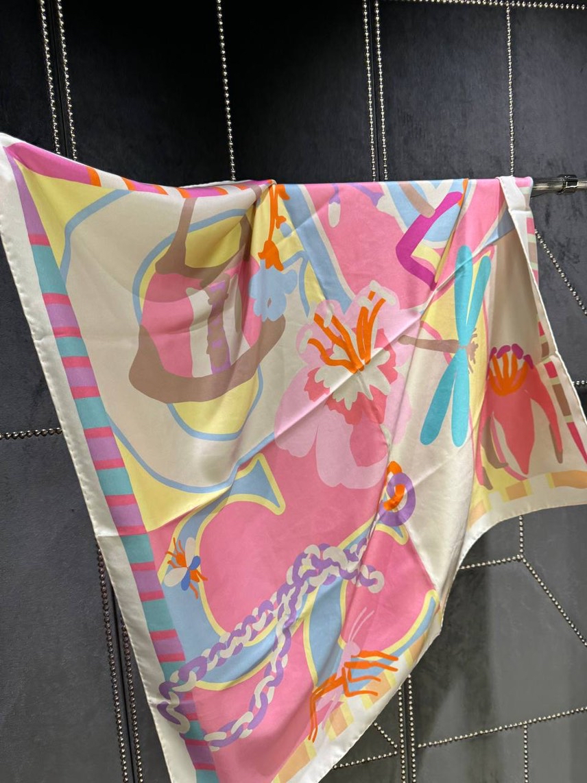 GUCCI Scarves side view - Women's luxury Accessories