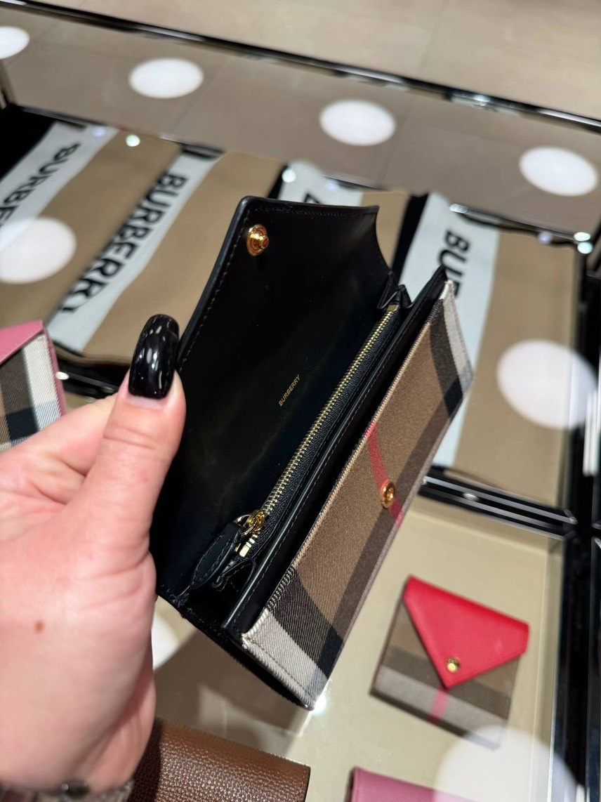 BURBERRY Wallets and small leather goods side view - Women's luxury Accessories