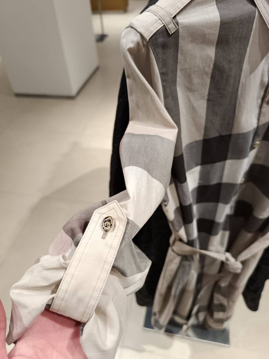 BURBERRY Dresses side view - Women's luxury Clothes