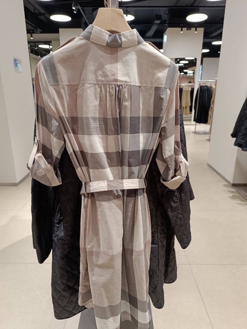 BURBERRY Dresses side view - Women's luxury Clothes