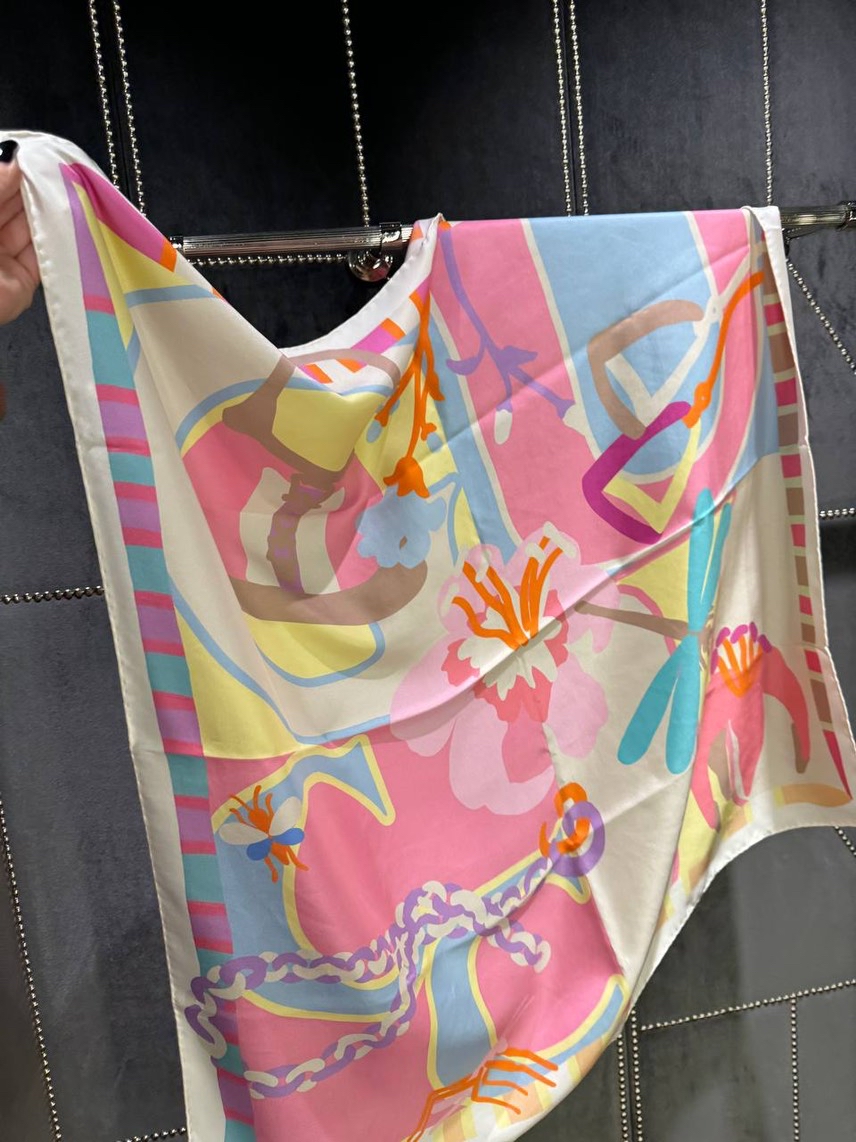 GUCCI Scarves front view - Women's luxury Accessories