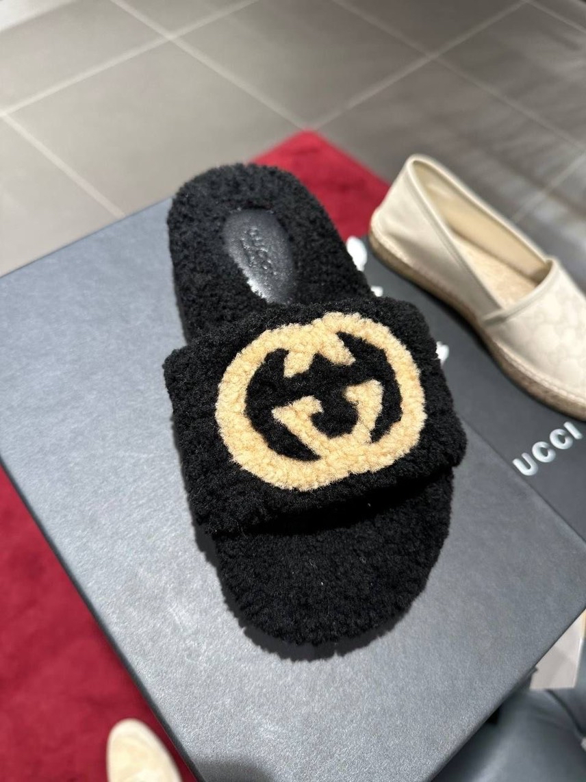 GUCCI Slides front view - Women's luxury Shoes