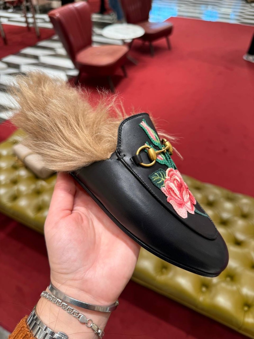 GUCCI Mules side view - Women's luxury Shoes