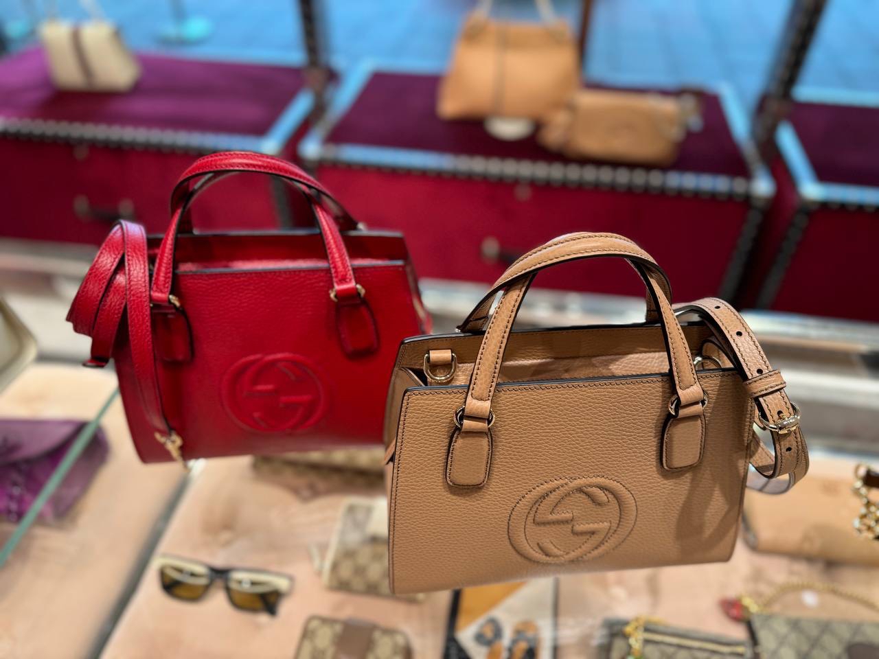 GUCCI Totes side view - Women's luxury Bags