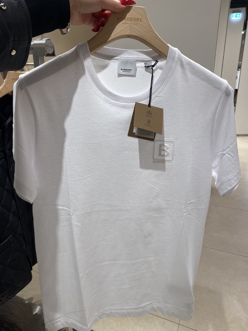 BURBERRY T-shirt and Polo side view - Men's luxury Clothes