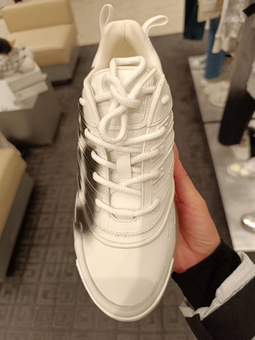 GIVENCHY Sneakers side view - Men's luxury Shoes