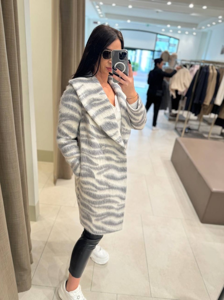 PESERICO Coats side view - Women's luxury Clothes