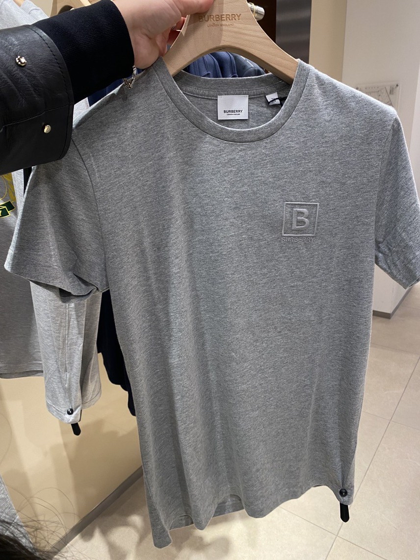 BURBERRY T-shirt and Polo side view - Men's luxury Clothes