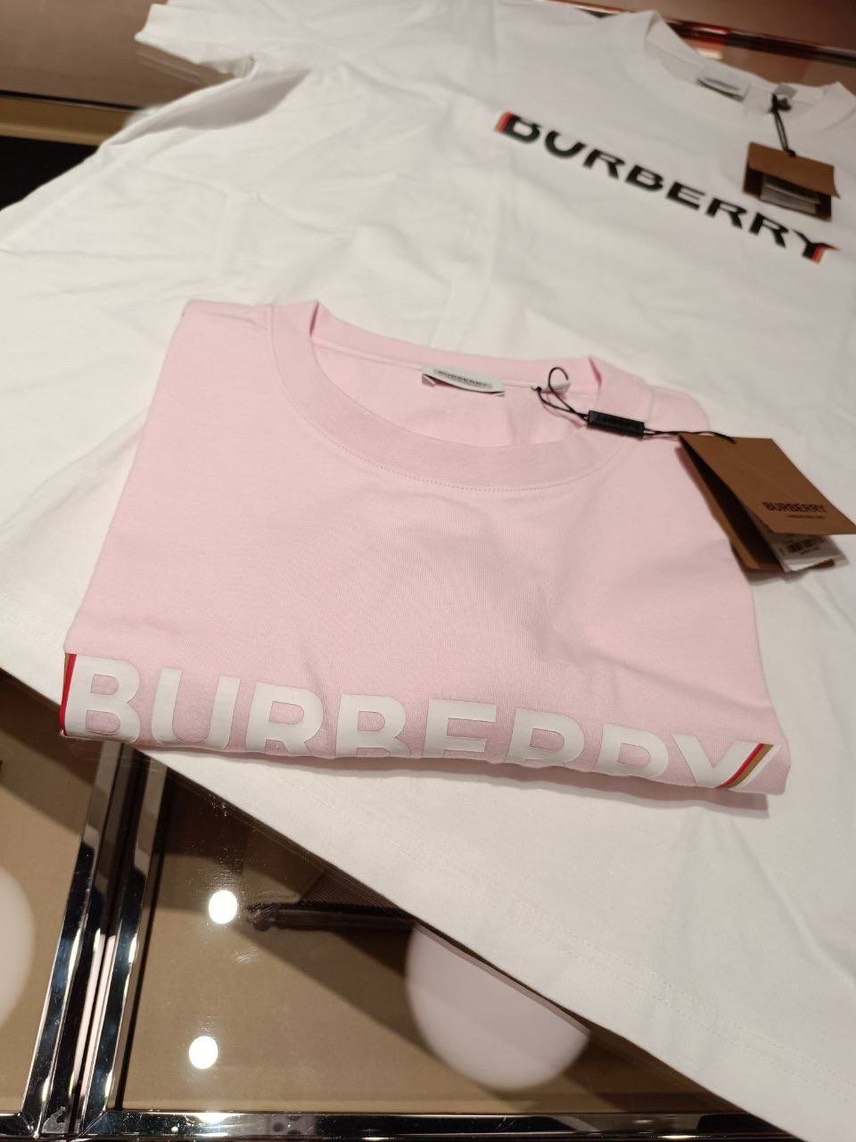 BURBERRY T-shirt and Polo side view - Women's luxury Clothes