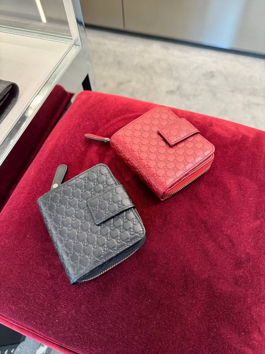 GUCCI Wallets and small leather goods side view - Women's luxury Accessories