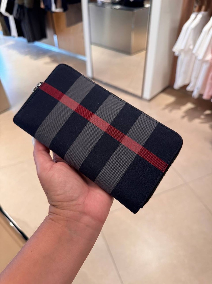 BURBERRY Wallets and small leather goods side view - unisex luxury Accessories