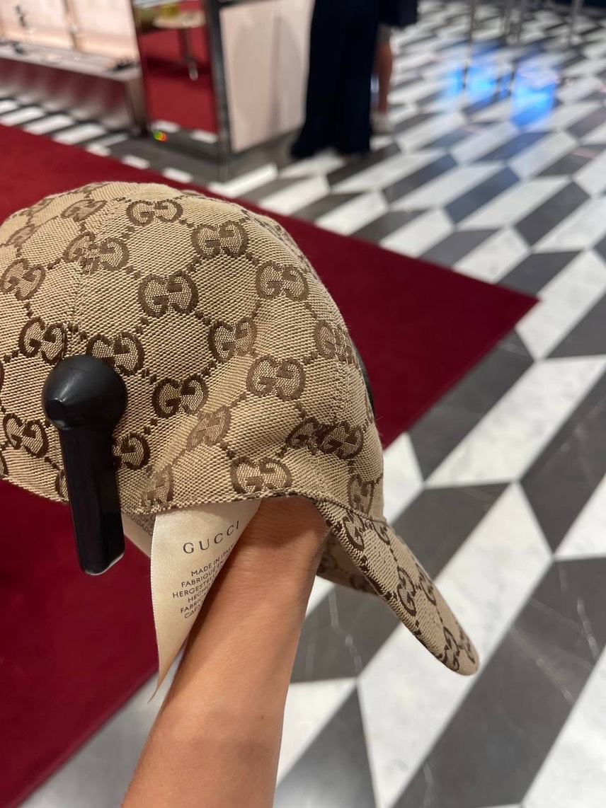 GUCCI Caps and Hats side view - unisex luxury Accessories