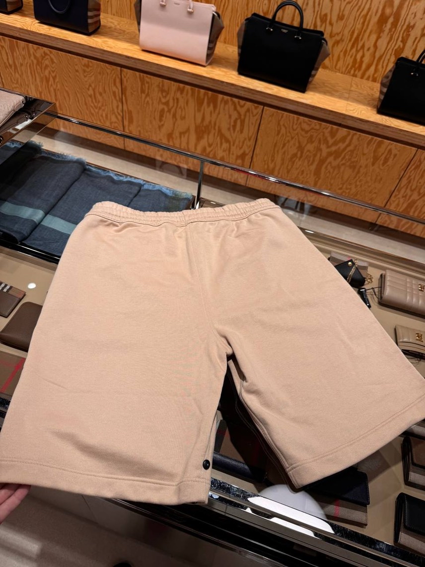 BURBERRY Shorts side view - Men's luxury Clothes