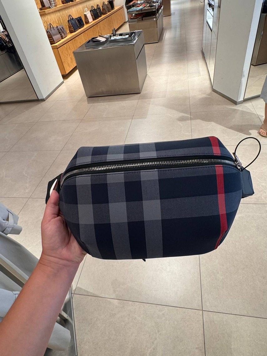 BURBERRY Belt bags side view - Men's luxury Bags