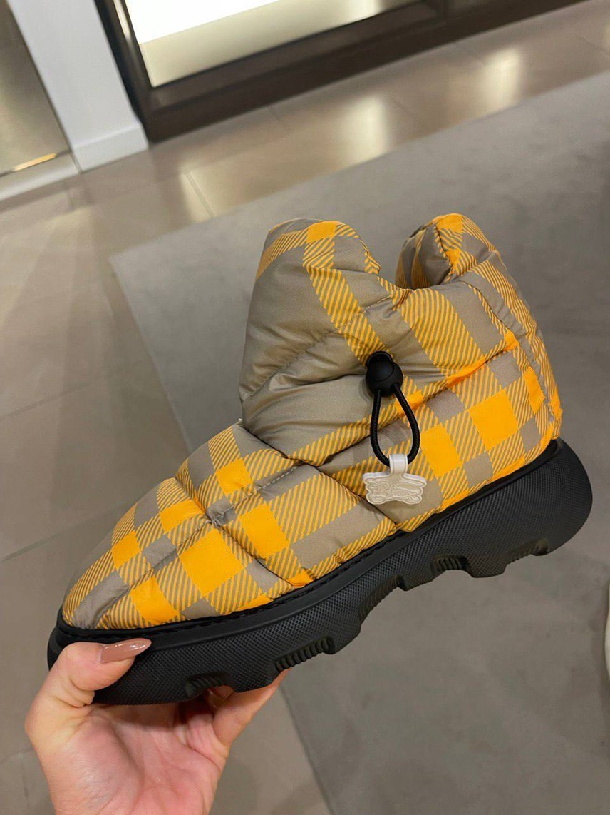 BURBERRY Boots front view - Women's luxury Shoes