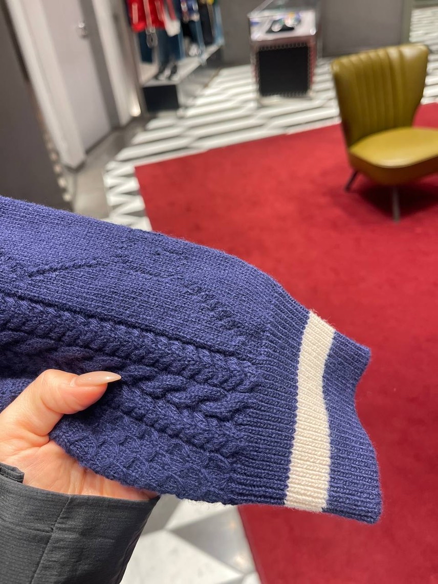 GUCCI Knitwear side view - Men's luxury Clothes