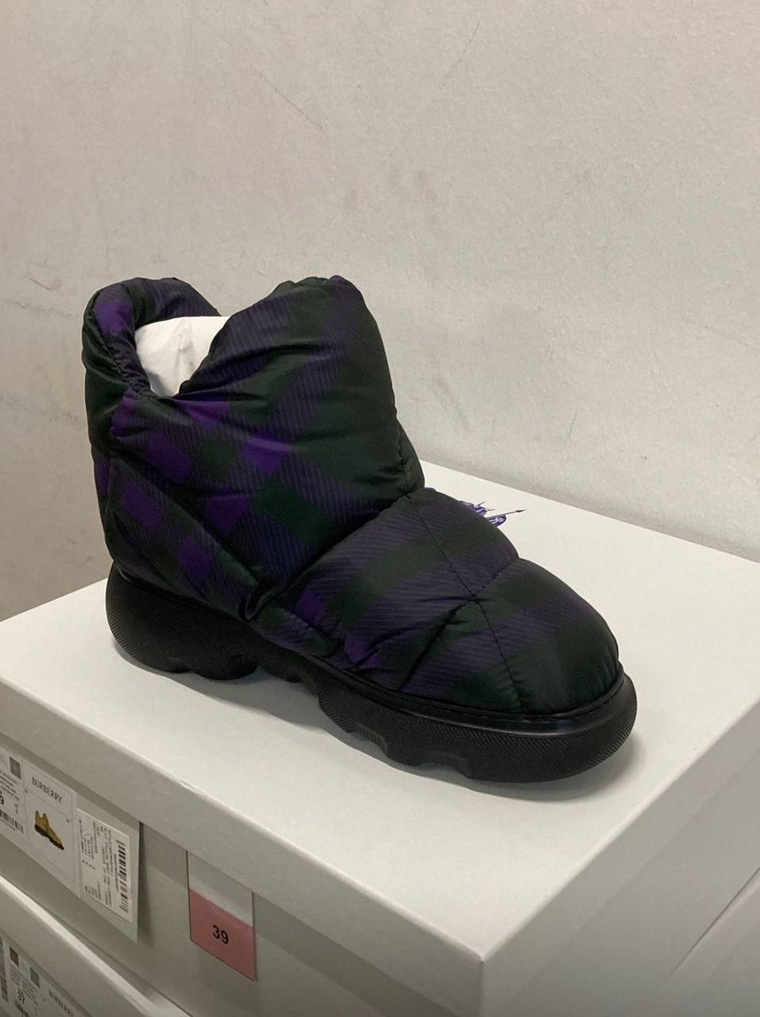 BURBERRY Boots front view - Women's luxury Shoes
