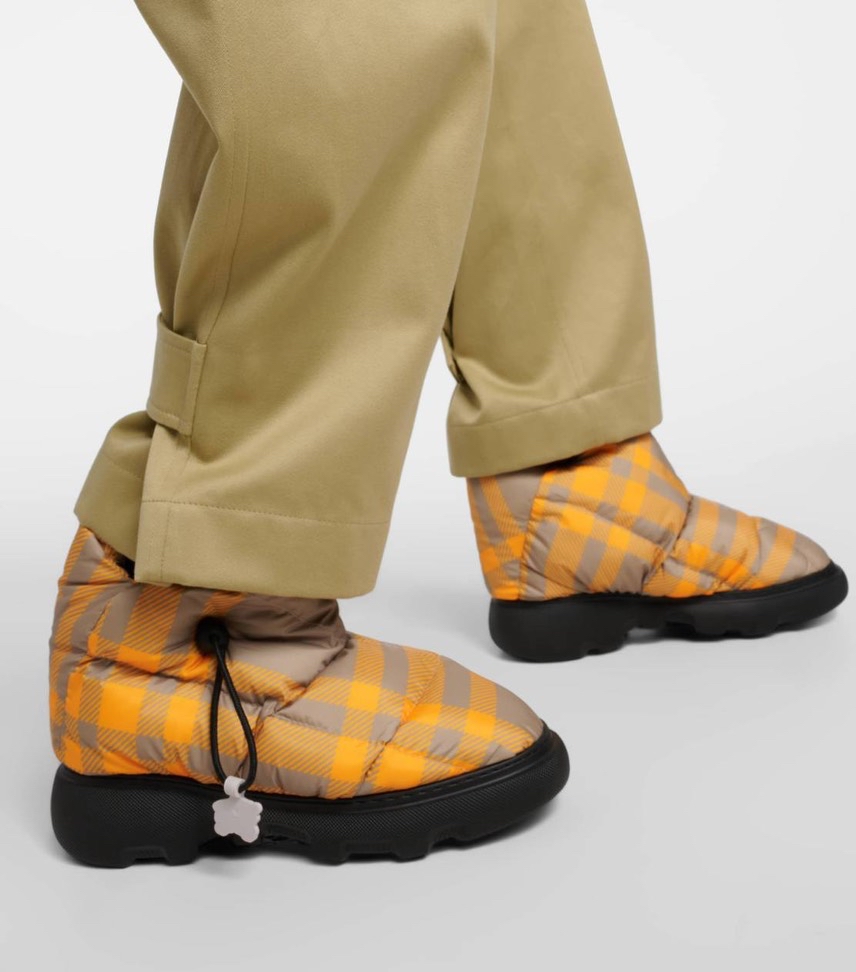 BURBERRY Boots side view - Women's luxury Shoes