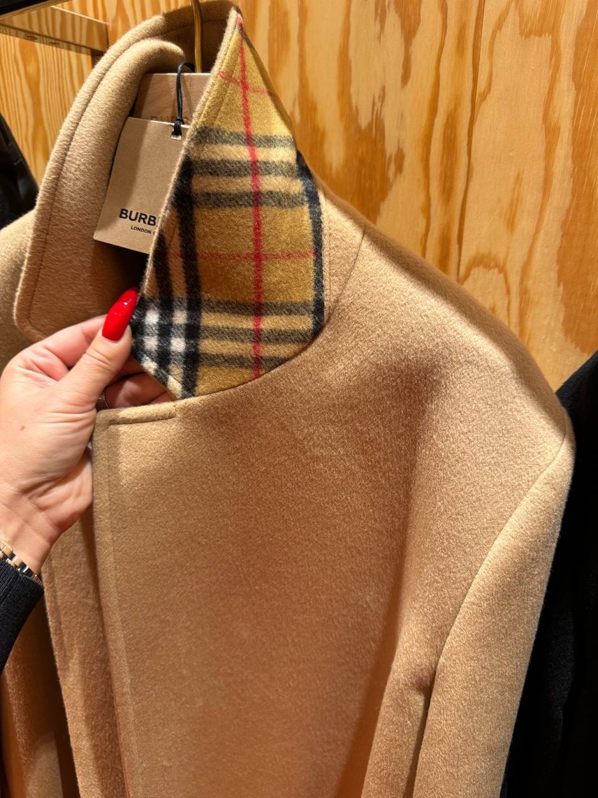 BURBERRY Coats side view - Women's luxury Clothes