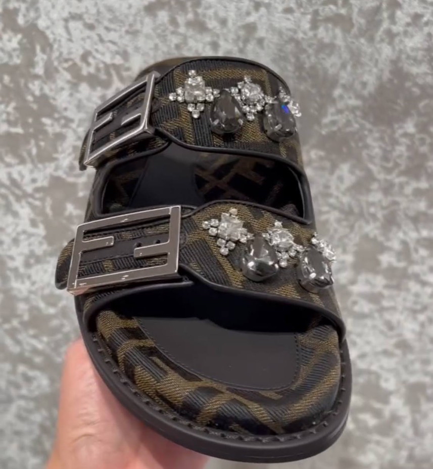 FENDI Slides side view - Women's luxury Shoes