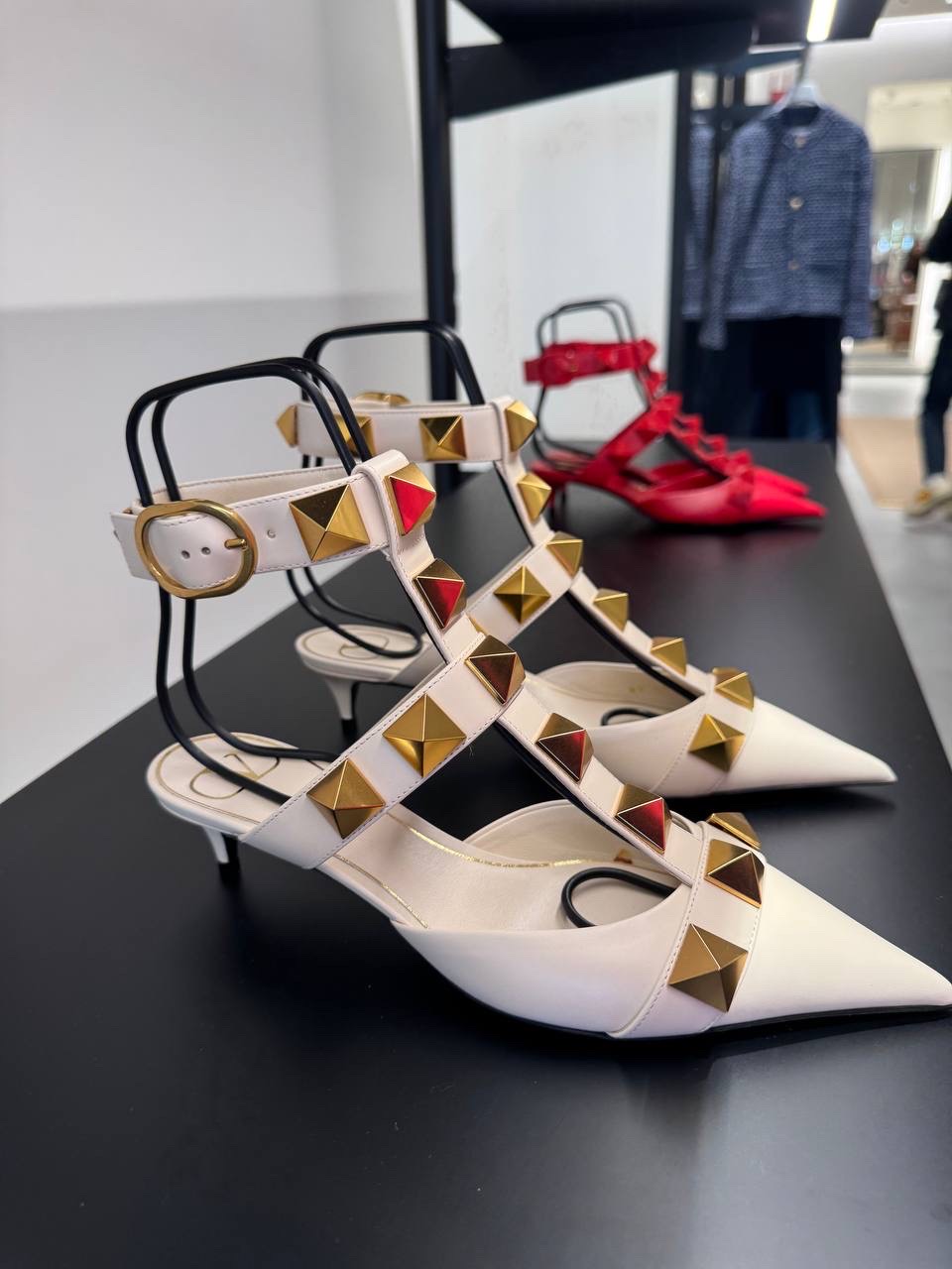 VALENTINO GARAVANI Sandals front view - Women's luxury Shoes