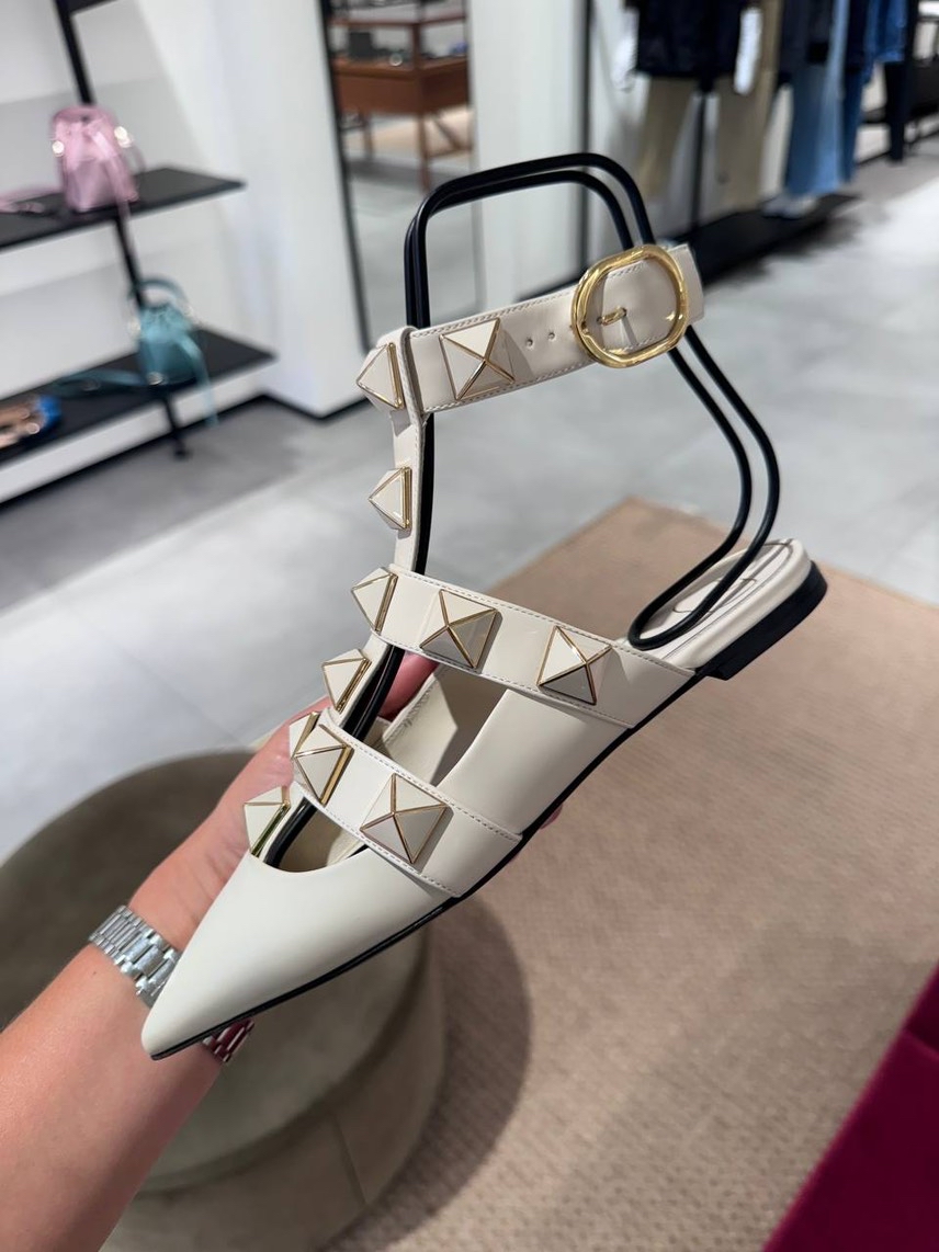 VALENTINO GARAVANI Sandals front view - Women's luxury Shoes