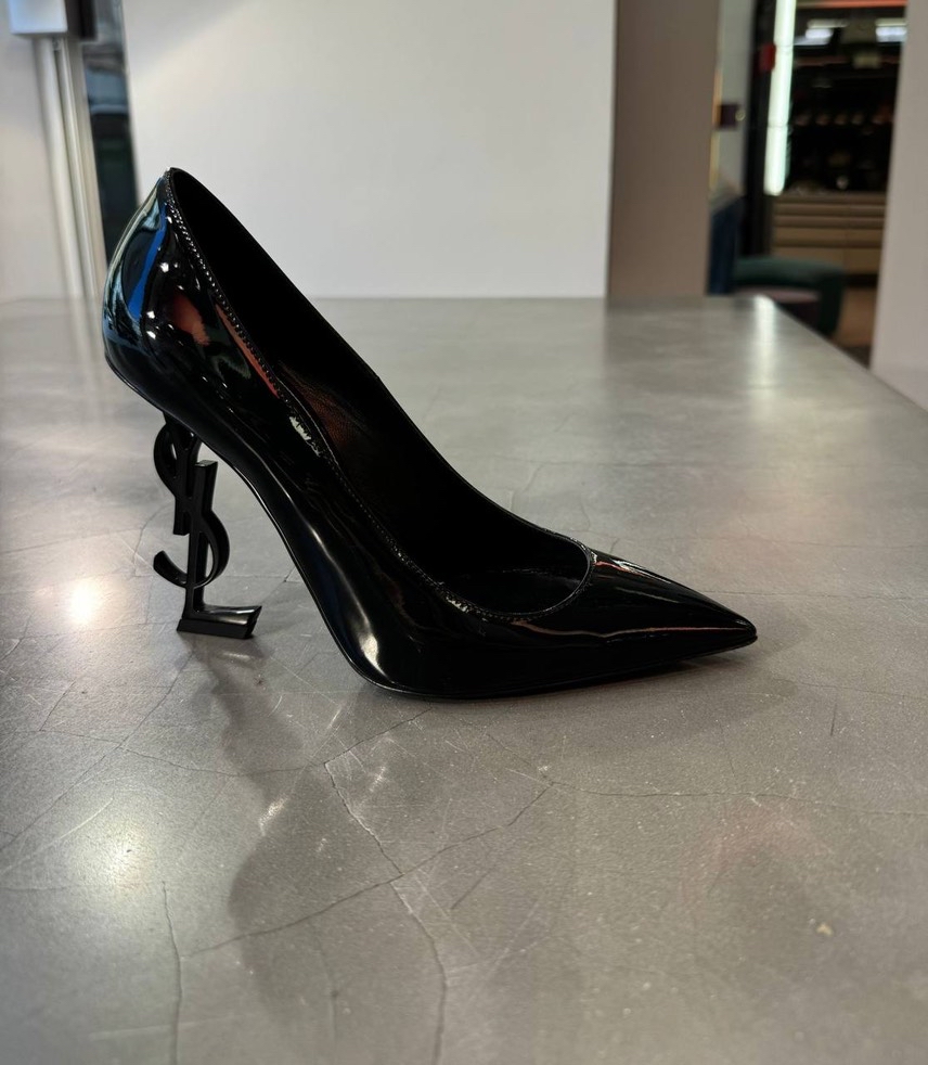 YVES SAINT LAURENT Pumps front view - Women's luxury Shoes