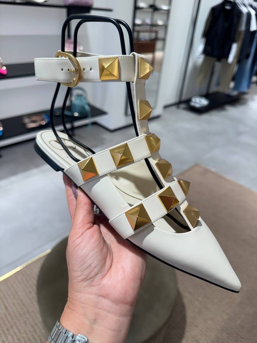 VALENTINO GARAVANI Sandals front view - Women's luxury Shoes