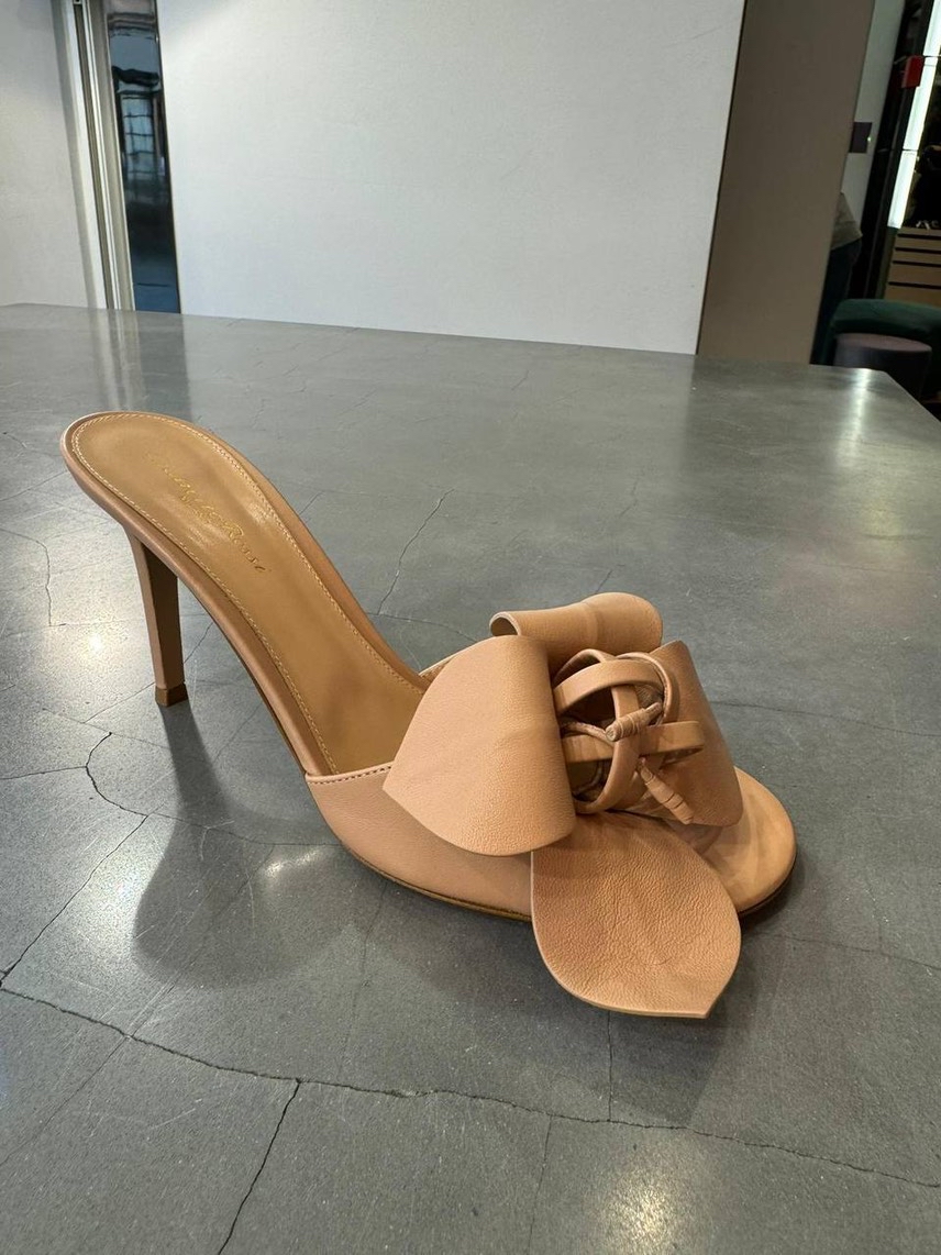 GIANVITO ROSSI Sandals side view - Women's luxury Shoes
