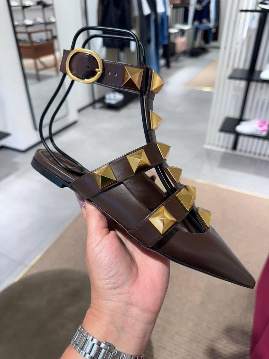 VALENTINO GARAVANI Sandals front view - Women's luxury Shoes