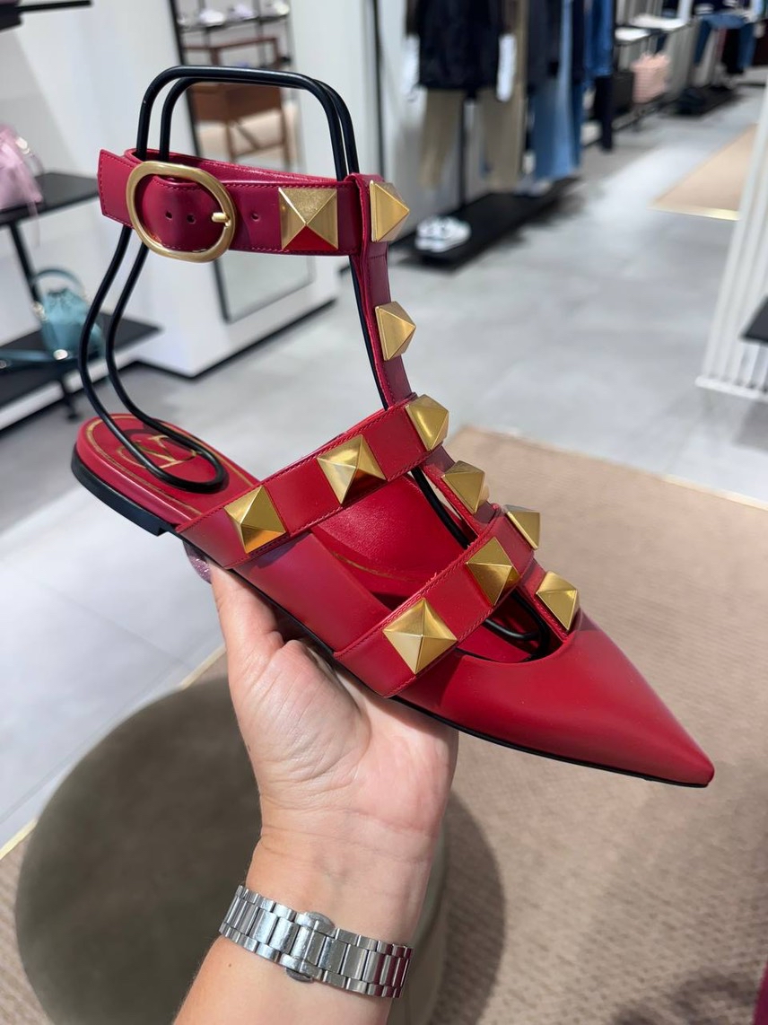 VALENTINO GARAVANI Sandals front view - Women's luxury Shoes