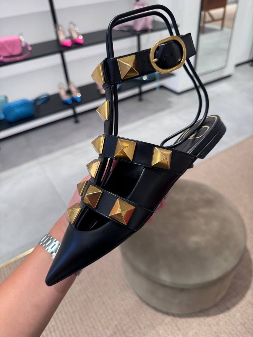 VALENTINO GARAVANI Sandals front view - Women's luxury Shoes