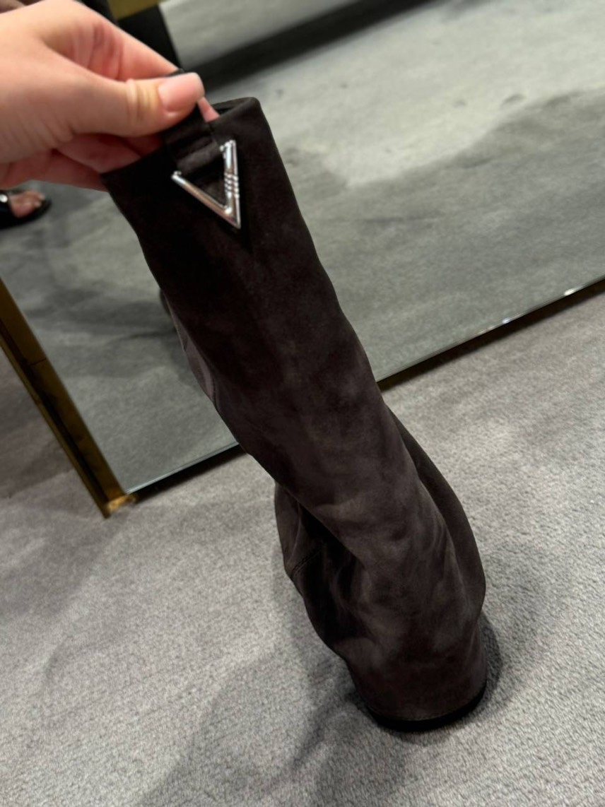 ATTICO Boots side view - Women's luxury Shoes