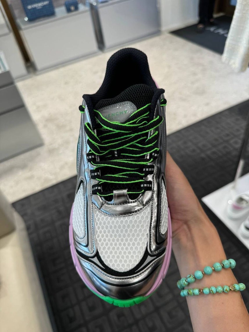 GIVENCHY Sneakers side view - Women's luxury Shoes