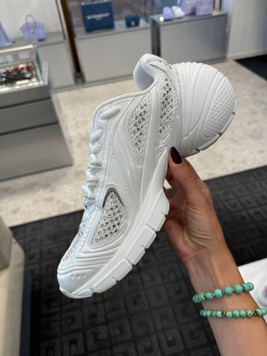 GIVENCHY Sneakers side view - Women's luxury Shoes