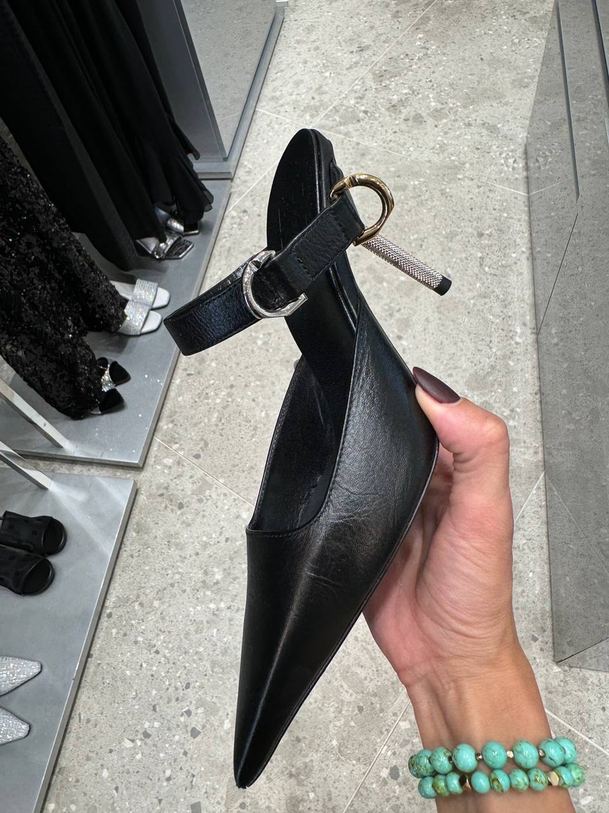 GIVENCHY Sandals side view - Women's luxury Shoes