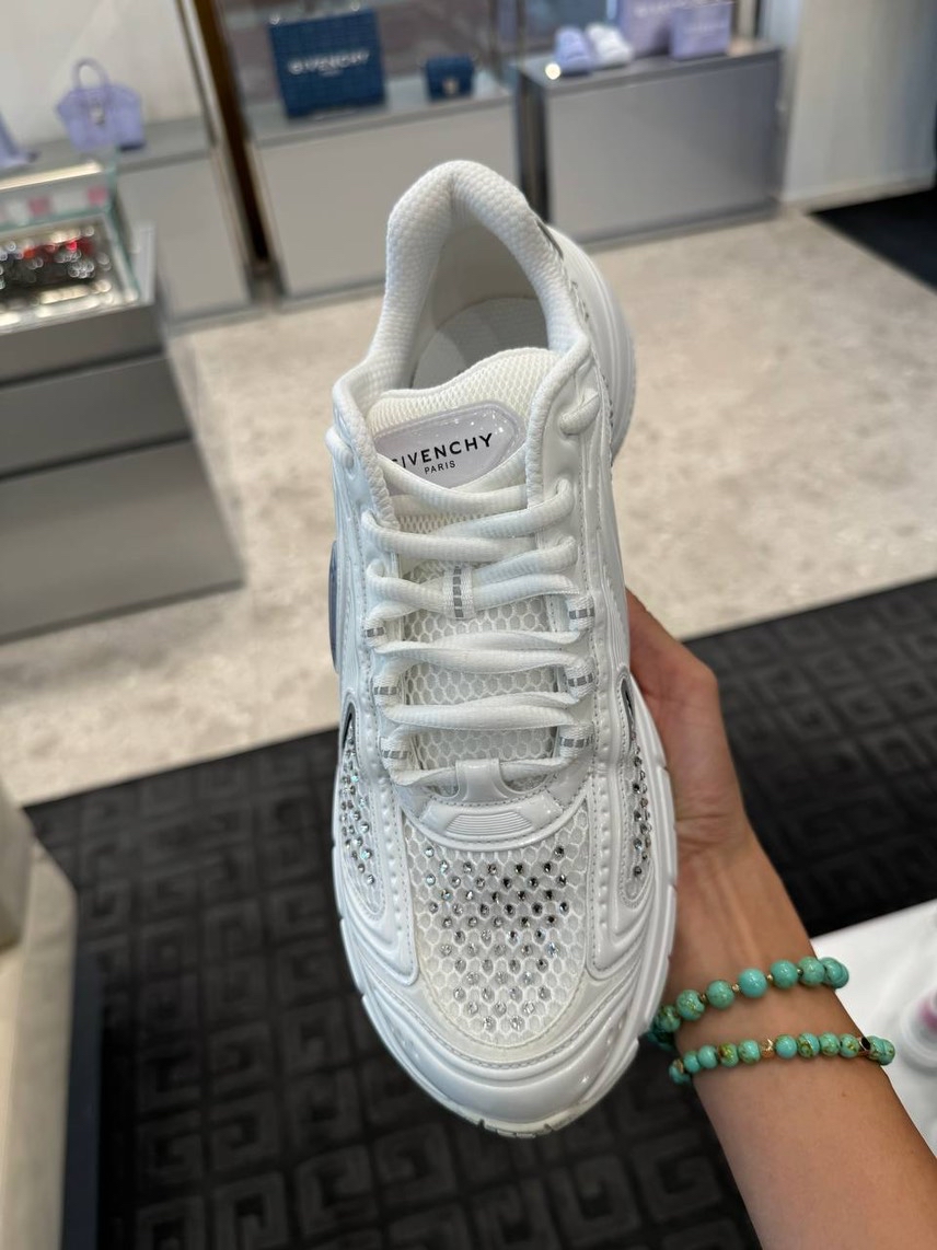 GIVENCHY Sneakers side view - Women's luxury Shoes