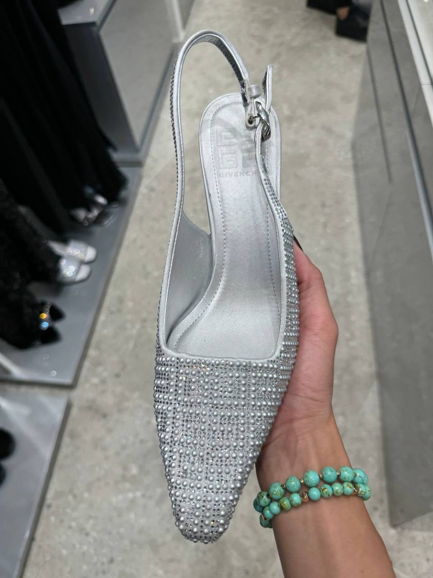 GIVENCHY Sandals side view - Women's luxury Shoes