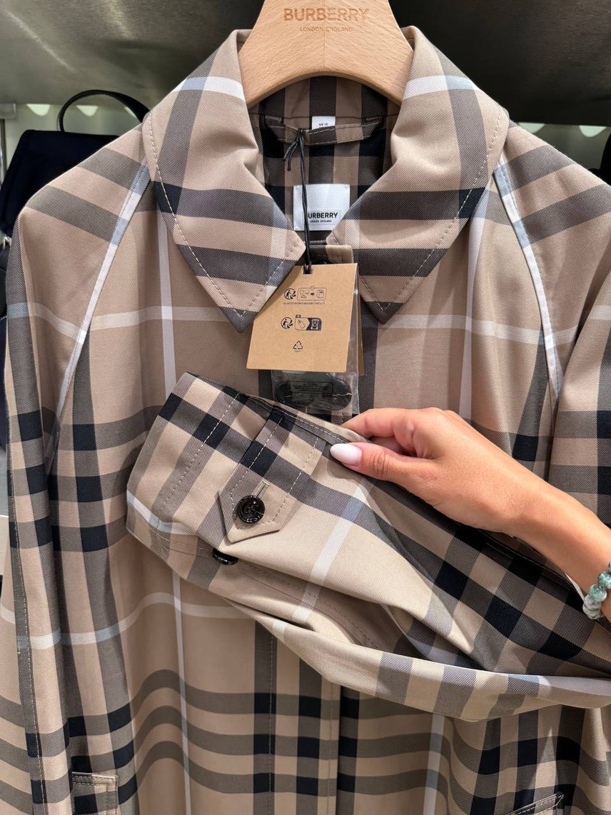 BURBERRY Coats side view - Women's luxury Clothes
