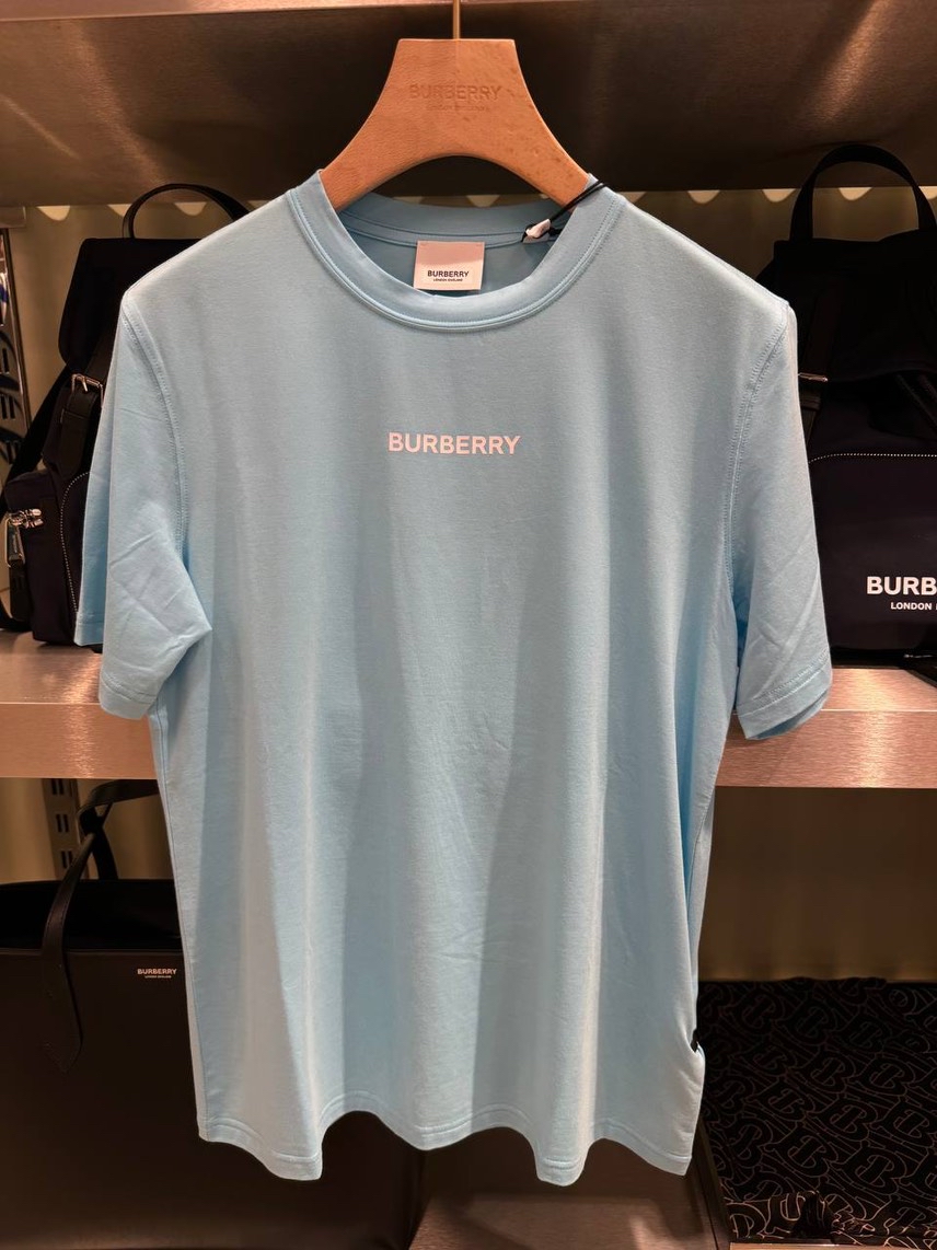 BURBERRY T-shirt and Polo side view - Women's luxury Clothes